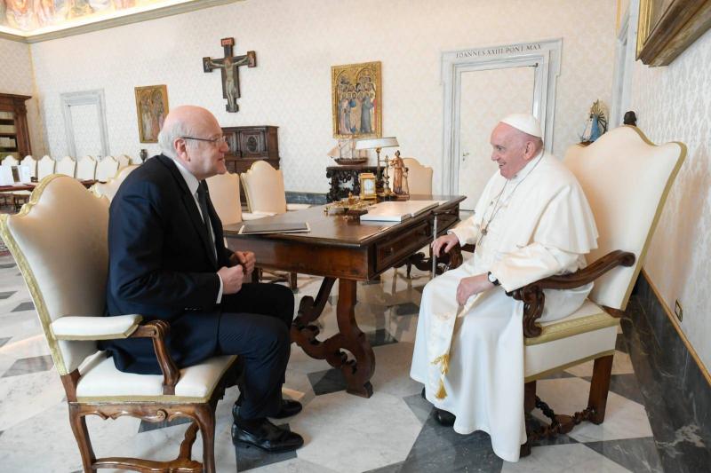 البابا فرنسيس يشدد على ضرورة التكاتف بين المسؤولين اللبنانيين