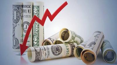 الدولار يتراجع مع التدخل لكبح تداعيات انهيار بنك سيليكون فالي