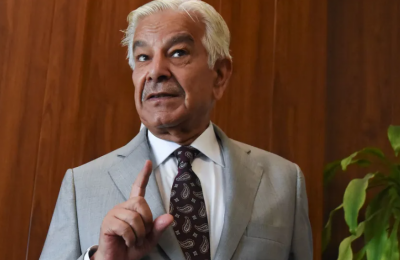 وزير دفاع باكستان: الهند ستٌدفن أسفل حطام طائراتها الحربية