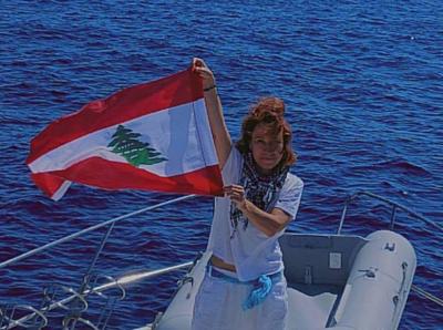 بالصورة- إمرأة لبنانية في أسطول الصمود