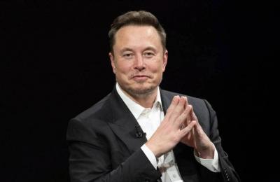 إيلون ماسك... أول شخص في التاريخ يمتلك نصف تريليون دولار
