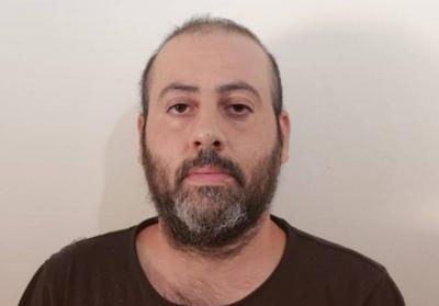 انتحل صفة امرأة وابتزّ الرجال بهذه الطريقة!