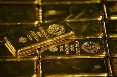 أسعار الذهب تسجل مستويات تاريخية وتقترب من كسر حاجز 4000 دولار