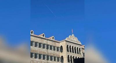 بالصورة - الطيران الإسرائيلي فوق السراي