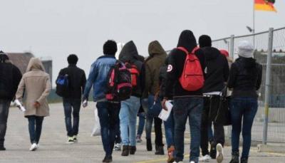 خلاف بين وزارتي الداخلية والخارجية في ألمانيا حول استئناف ترحيل اللاجئين إلى سوريا