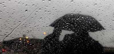 الطقس يتقلب الثلاثاء... أمطار رعدية وانخفاض بدرجات الحرارة