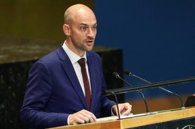 فرنسا: مستعدون لإستضافة مؤتمر إعادة إعمار لبنان