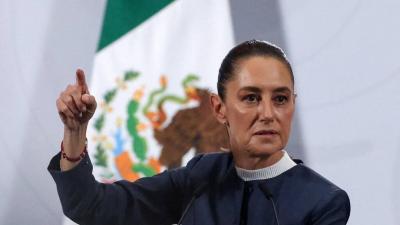 أمام الكاميرات... رئيسة المكسيك تتعرّض للتحرّش