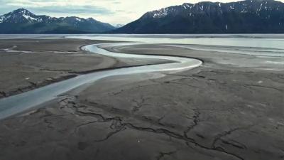 إدارة ترامب تلغي قيوداً فرضها بايدن على التنقيب عن النفط في ألاسكا