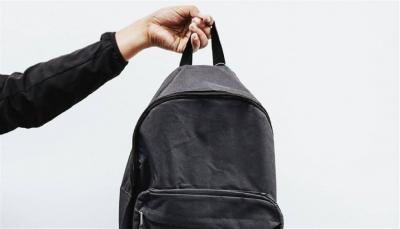 صدمة في مصر.. أم تلقي جثة رضيعتها في حقيبة وسط الشارع