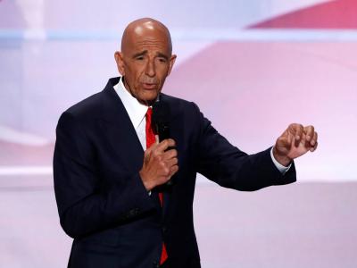 صحافية أميركية تكشف: إبستين طلب من باراك إرسال صورة له مع طفل