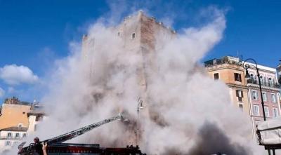 بالفيديو- إنهيار مبنى أثري أثناء ترميمه ومقتل عامل