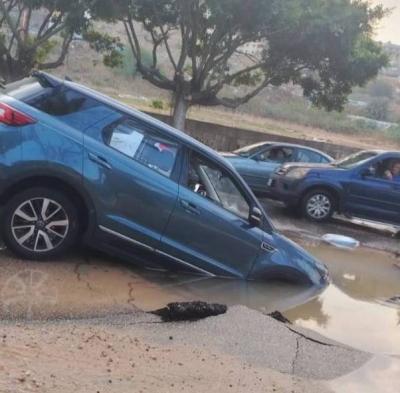 حفرة أم بئر ارتوازي؟ المشهد صباحاً من طريق خلدة - الخطّ البحري