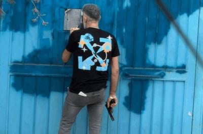 رعب أمام مدرسة في بيروت... مسلح يحاول اقتحامها (صورة)