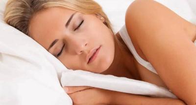 أحدهما يعالج الآخر... دراسة تربط النوم بطنين الأذن