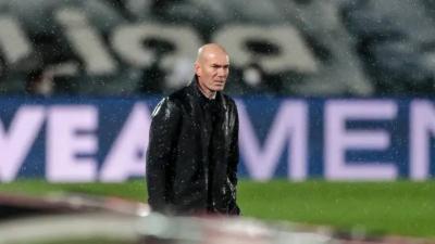ما حقيقة اقتراب زيدان من العودة إلى ريال مدريد؟