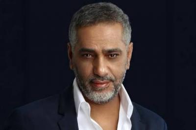 هل يعزل فضل شاكر محاميته؟