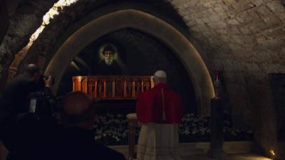 دخول البابا لاون الرابع عشر إلى دير مار مارون عنايا لزيارة ضريح القديس شربل والصلاة هناك