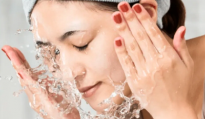 الماء البارد أم الساخن.. أيّهما الأفضل لغسل الوجه؟