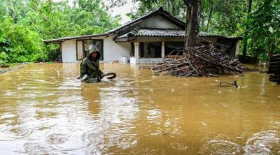 أكثر من 200 قتيل في اندونيسيا و123 قتيلًا في سريلانكا جراء الفيضانات