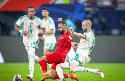 منتخب الجزائر يكتسح البحرين في كأس العرب 2025
