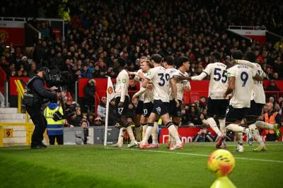 الدقائق القاتلة تسرق الابتسامة من وجوه جماهير مانشستر يونايتد