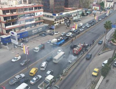 بالفيديو- إحتراق فان على أوتوستراد جونية