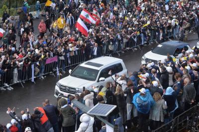 استعداداً للبابا.. تجمع حشود على أوتوستراد زوق مكايل إلى زوق مصبح