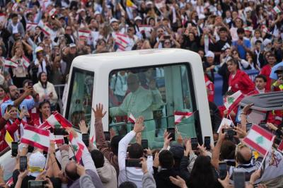 عون يودع البابا: زيارتك ستبقى محفورة في لبنان