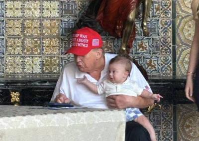 بالصورة- ترامب وحفيده اللبناني 