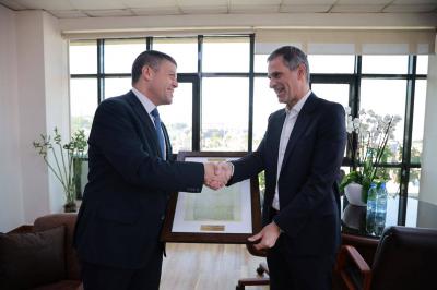 رودولف سعادة يطلع على أوضاع مرفأ بيروت خلال زيارته مروان النفّي