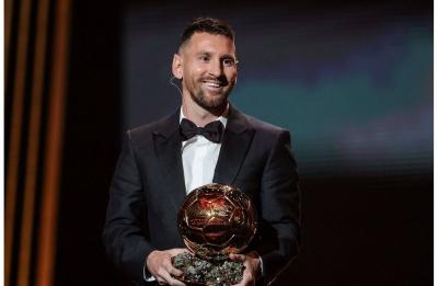 قيمتها خيالية.. أنانت أمباني يهدي ميسي ساعة نادرة بالهند