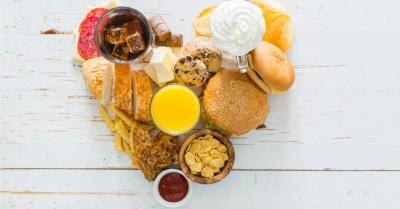 تبدو آمنة لكنها قاتلة ببطء... أطعمة ومشروبات تهدد صحة القلب