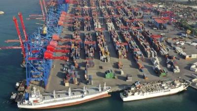 إدارة مرفأ بيروت تمدد ساعات العمل.. لهذا السبب