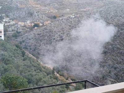 بـ3 قنابل.. إسرائيل تستهدف حفارتين في شبعا