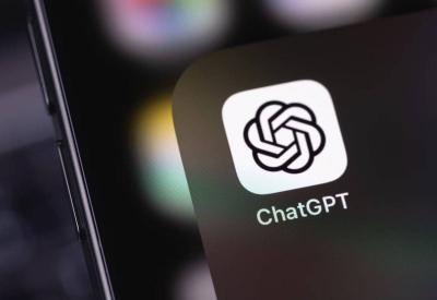 لا تصدق روبوتات الدردشة: دراسة تكشف مبالغة النماذج في تقدير ذكاء البشر