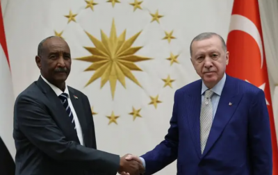 الرئيس التركي يعد قائد الجيش السوداني بمزيد من الدعم
