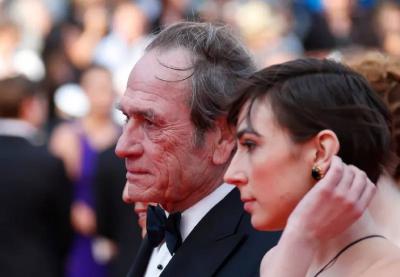 ليلة رأس السنة.. العثور على ابنة ممثل شهير جثة هامدة!