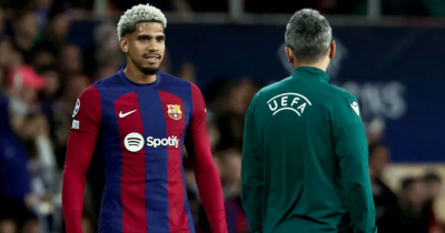 بعد غياب بسبب ضغوط نفسية.. أراوخو يعود لقائمة برشلونة