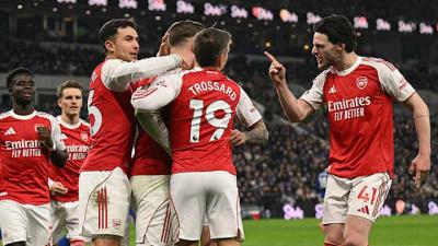 أرسنال ينجو من مفاجأة كريستال بالاس ويواصل حلم اللقب