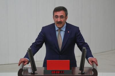 نائب الرئيس التركي: بحثت مع السفير الأميركي عقوبات كاتسا