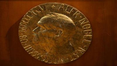 بعد إهدائها إلى ترامب... ما لا تعرفه عن ميدالية نوبل للسلام