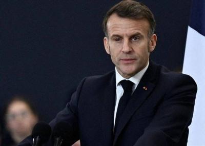 عين ماكرون تثير الجدل… والرئاسة تطمئن