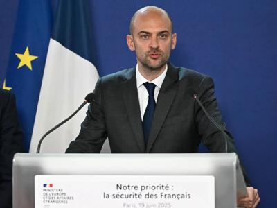 فرنسا تفتتح قنصلية في غرينلاند في شباط