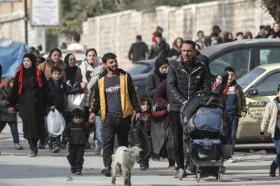 مستشار الشرع ينتقد الميليشيات... ويؤكد المضي بفرض سلطة الدولة