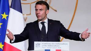 ماكرون: أميركا تنسحب والصين تغزو تجاريًا