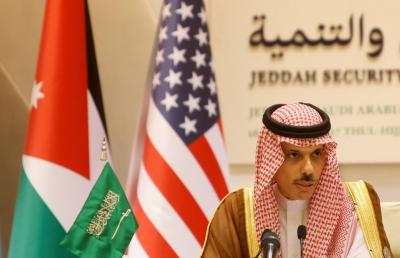 بن فرحان يهنئ نظيره الجزائري بتعيينه