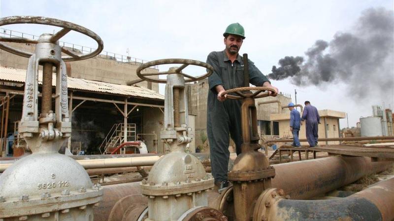 العراق يجدد تعاقدا لتوريد 4 ملايين برميل من النفط الخام لمصر