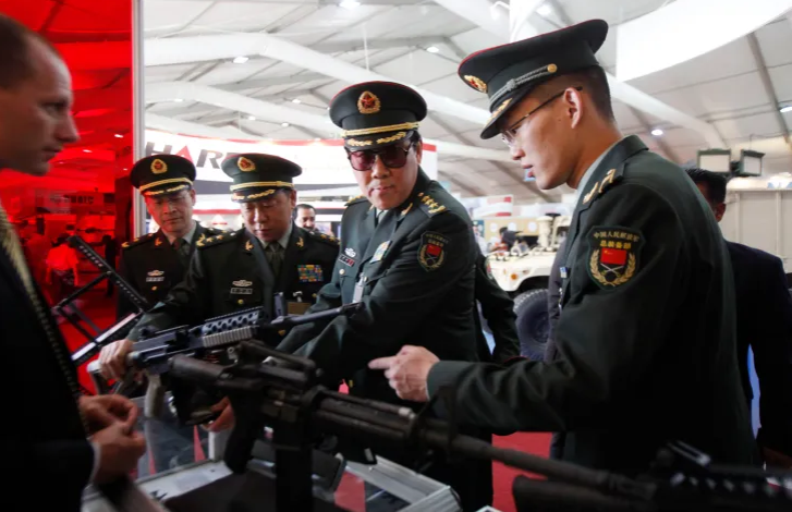 بوليتيكو: الصين زودت  روسيا بأسلحة تحت ستار 