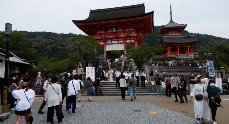 اليابان تتيح التأشيرة السياحية إلكترونياً للسعوديين